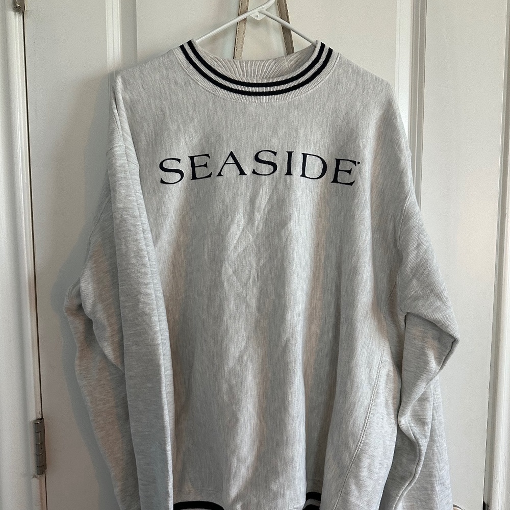 Seaside crewneck